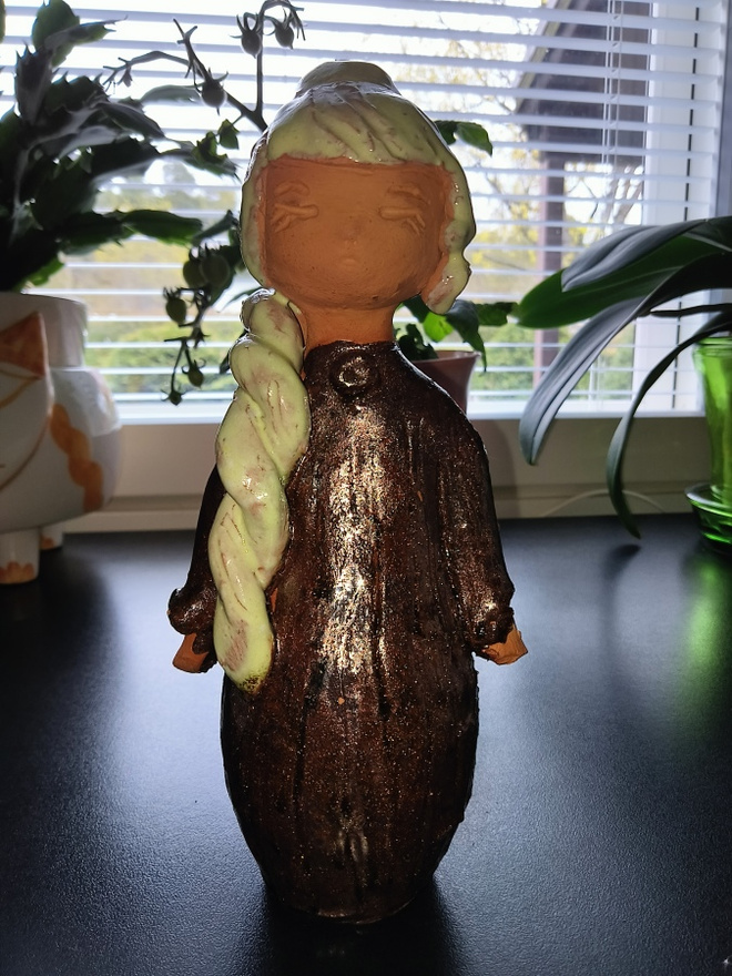 Anja Kantor keramiikka figuuri
