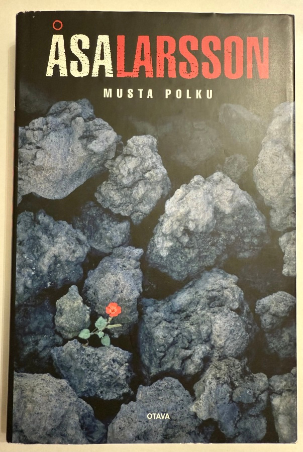[Kirja] ÅSA LARSSON: MUSTA POLKU