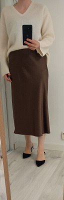 Toffeenruskea satiinihame Gina Tricot S koko