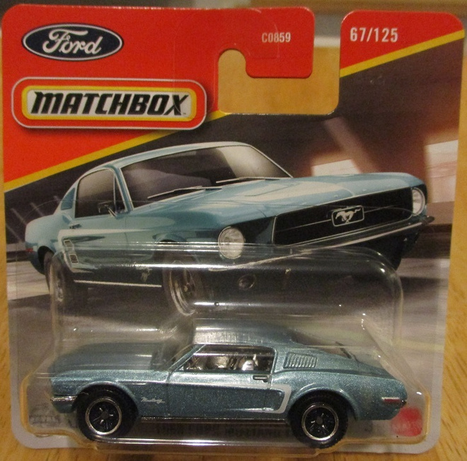 Ford Mustang Fastback 2+2 Coupe 2D Metallic Blue 1968 1:64