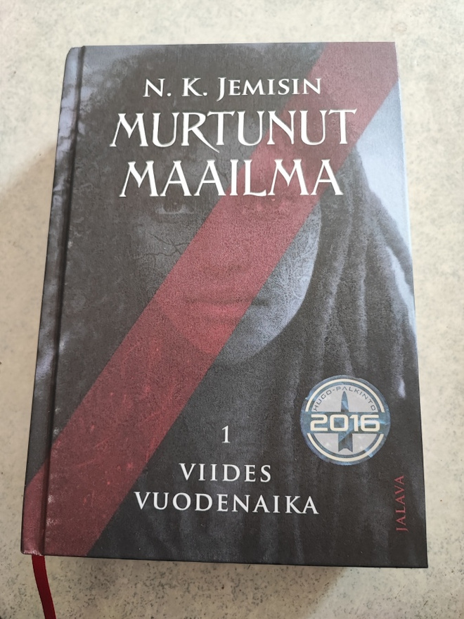 N. K. Jemisin Murtunut maailma 1. Viides vuodenaika