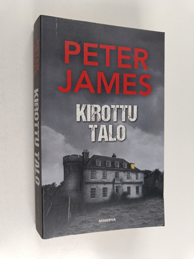 Peter James : Kirottu talo