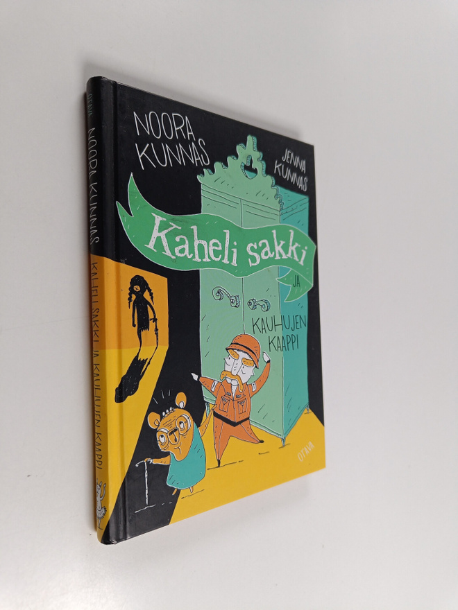 Noora Kunnas ym. : Kaheli sakki ja kauhujen kaappi (signe...