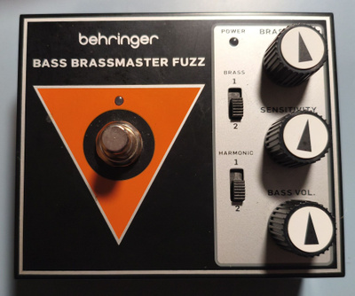 Behringer Bass Brassmaster Fuzz pedaali