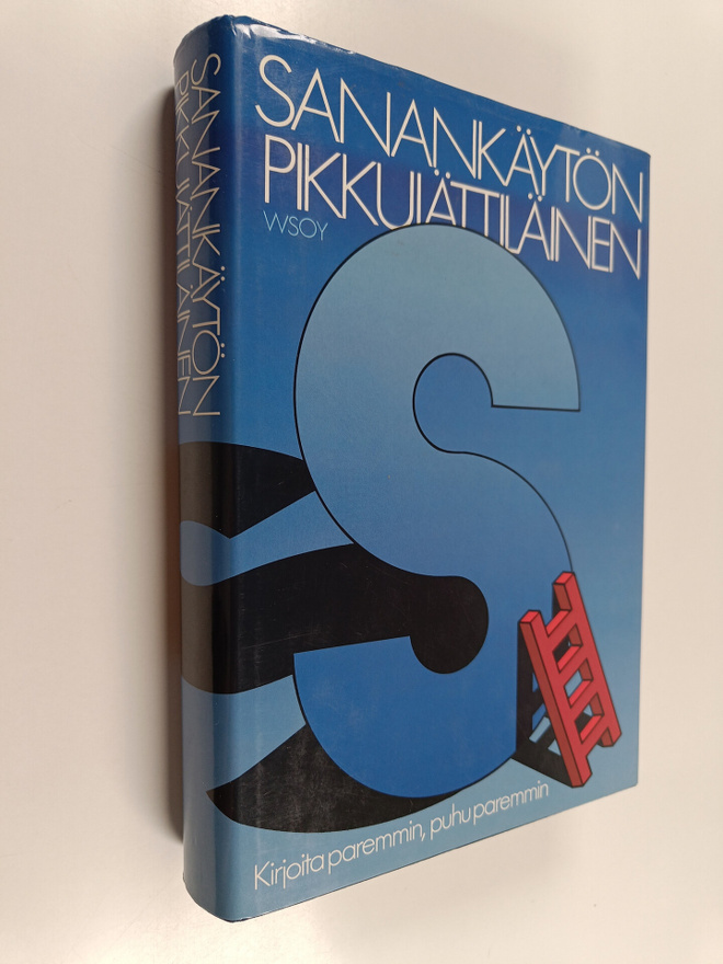 Hannu Tarmio ym. : Sanankäytön pikkujättiläinen : kirjoit...