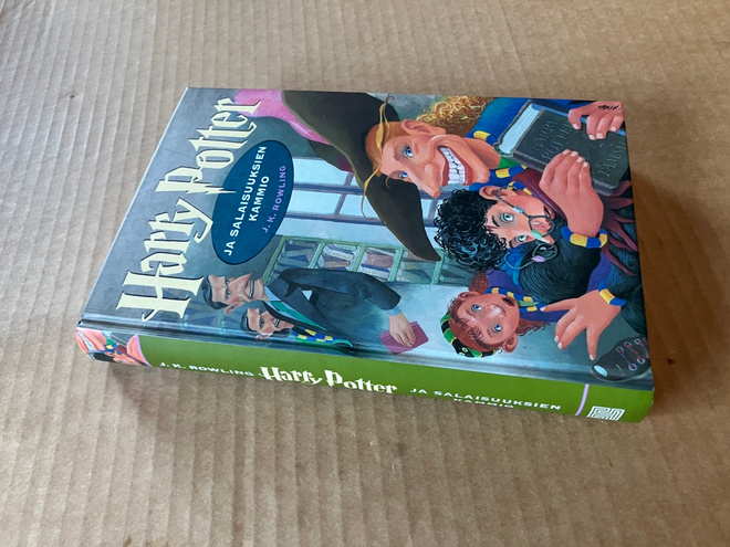 HARRY POTTER JA SALAISUUKSIEN KAMMIO HYVÄ