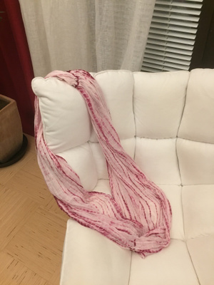 Indiska vaaleanpunainen tuubihuivi