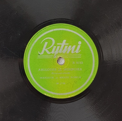 Savikiekko 1951 - Marjatta ja Martti Pokela - Rytmi R 6123