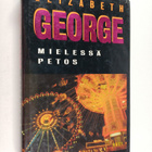 Elizabeth George : Mielessä petos - pikkukuva 1