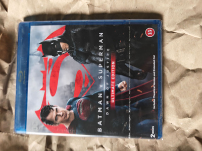 Blu-ray // Batman v Superman: Ultimate Edition - uusi -