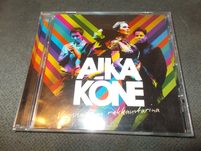 CD AIKAKONE ** VUOSISADAN RAKKAUSTARINA **