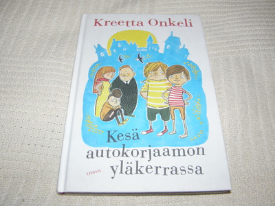 Kreetta Onkeli Kesä autokorjaamon yläkerrassa