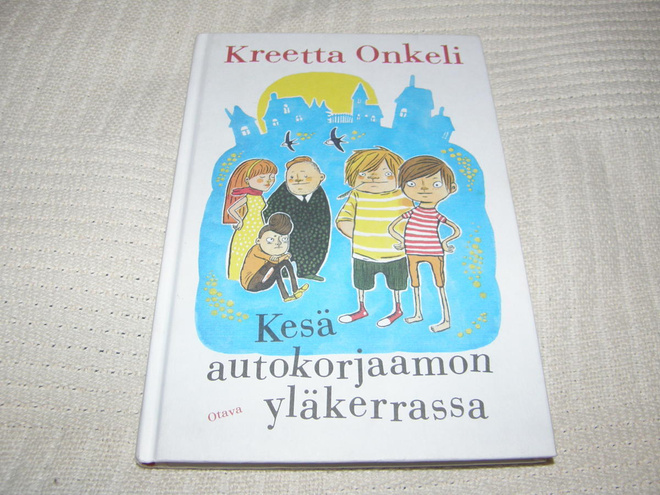 Kreetta Onkeli Kesä autokorjaamon yläkerrassa