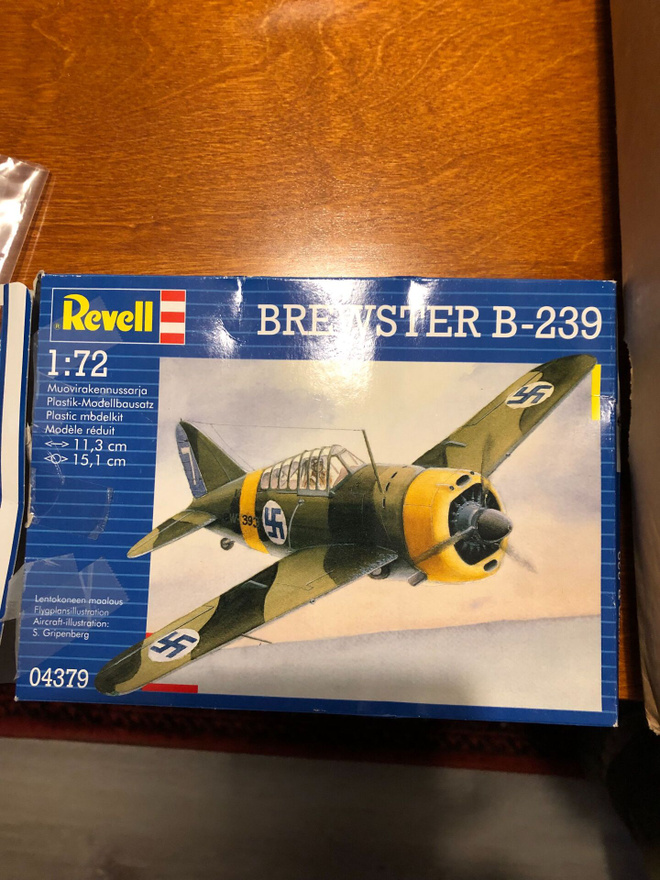 Revell Brewster B-239 suomi pienoismalli