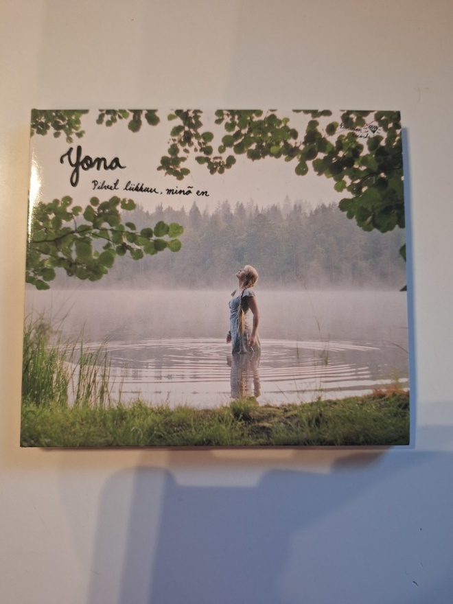 Yona-Pilvet Liikkuu, Minä En