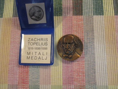 Zachris Topelius 1818-1898 mitali 1998./Erkki Kannosto 1998.