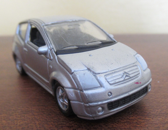 Nätti Citroen C2 2003 Welly pienoismalli