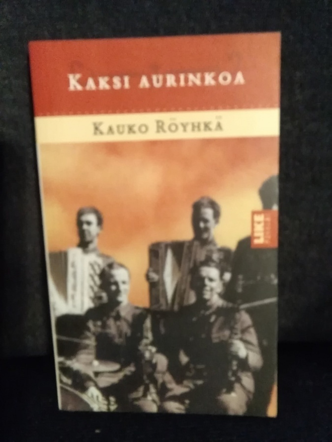 Kauko Röyhkä: Kaksi aurinkoa -pokkari-