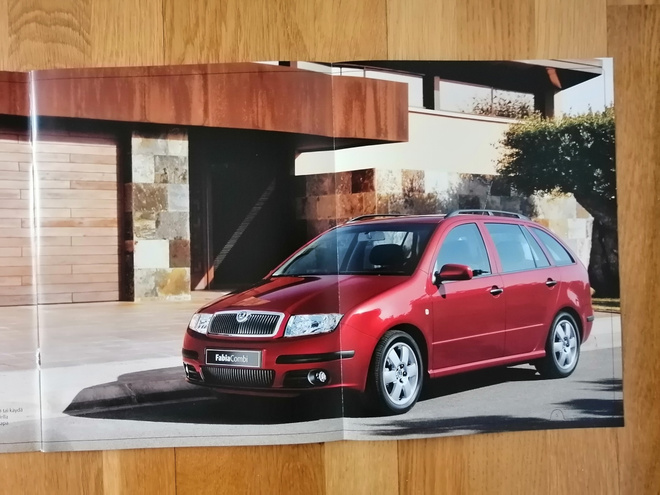 2005 Skoda Fabia esite - KUIN UUSI - 56 sivua - suom
