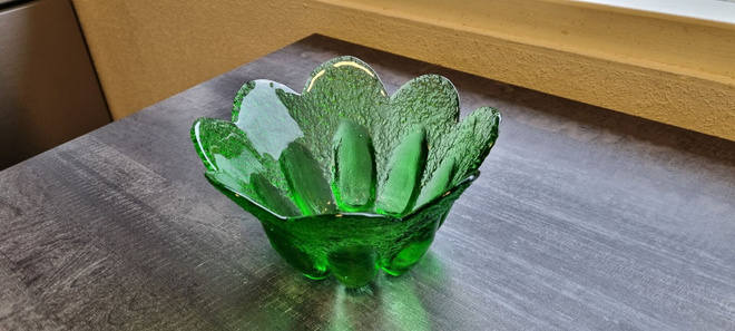 Upea Tarjoilumalja,mitat 18 x 10 cm.