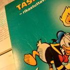 Aku Ankan taskukirja 240 • Viime tipassa - pikkukuva 4
