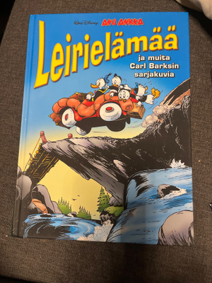 Aku Ankka Leirielämää-kirja