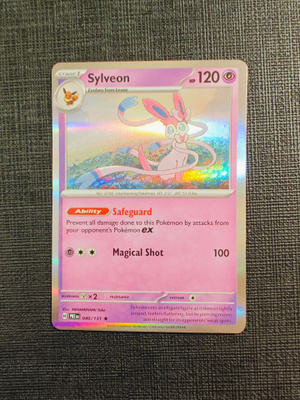 Sylveon 040/131 Holo Rare Prismatic Evolutions