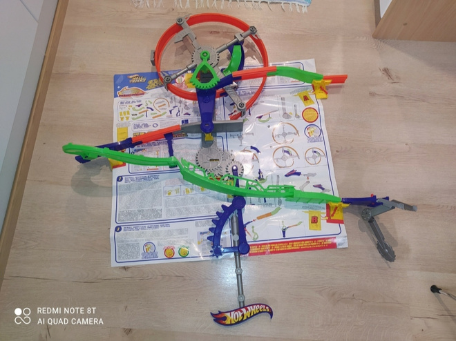 Hot wheels wall tracks seinään kiinnitettävä autorata