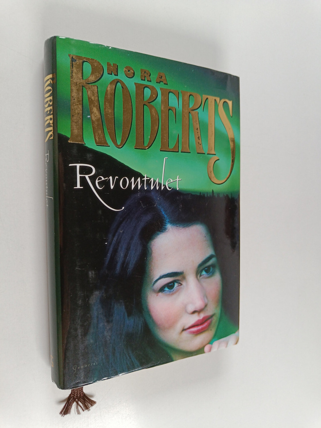 Nora Roberts : Revontulet
