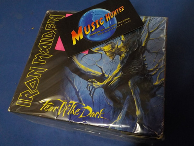 IRON MAIDEN - FEAR OF THE DARK CD + FIGUURI BOKSI