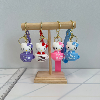 UUSI! Hello Kitty Kahvikuppi -Avaimenperä Rannelenkillä