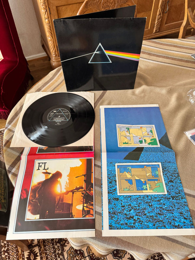 Pink Floyd - Dark Side of the Moon - Liitteet!