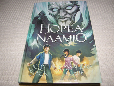Black - Clare Hopeanaamio  -sid
