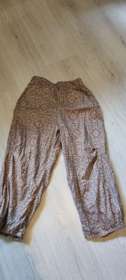 KappAhl Shortsit / Caprit,koko XS