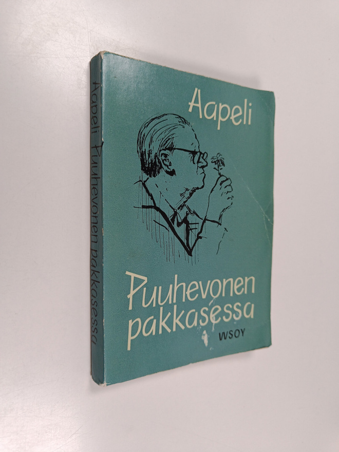 Aapeli : Puuhevonen pakkasessa : familiääreja kertomuksia...
