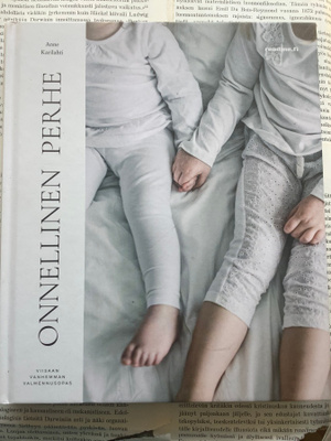 Anne Karilahti - Onnellinen perhe (sid.)