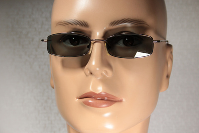 Matalaprofiiliset Sunoptic-aurinkolasit, optikkoliikkeestä