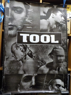 TOOL MYYNTIJULISTE