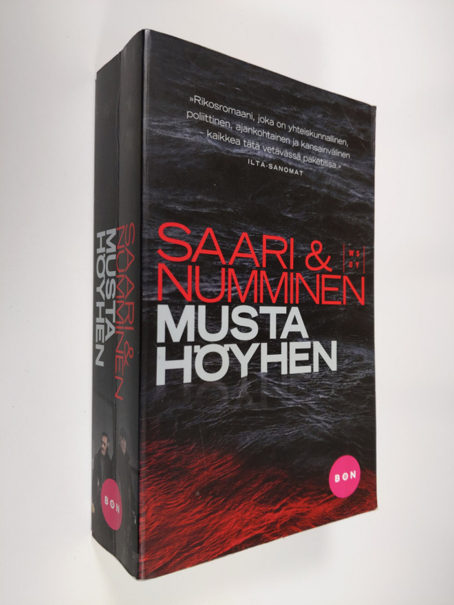 Mauno Saari : Musta höyhen