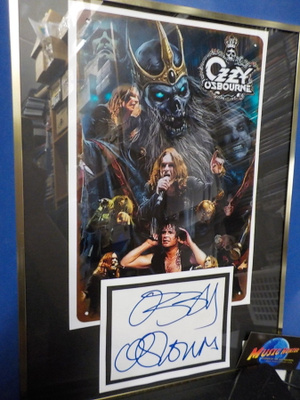 OZZY OSBOURNE TAULU ITSE MESTARIN NIMMARILLA
