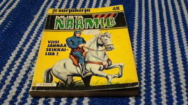 SARJAKIRJA 48 - MUSTANAAMIO