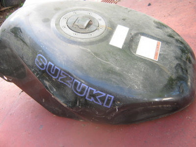 Suzuki RG125F bensatankki