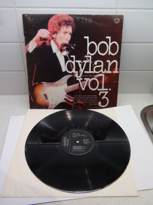 BOB DYLAN, THE LITTLE WHITE WONDER , VOLUME 3
