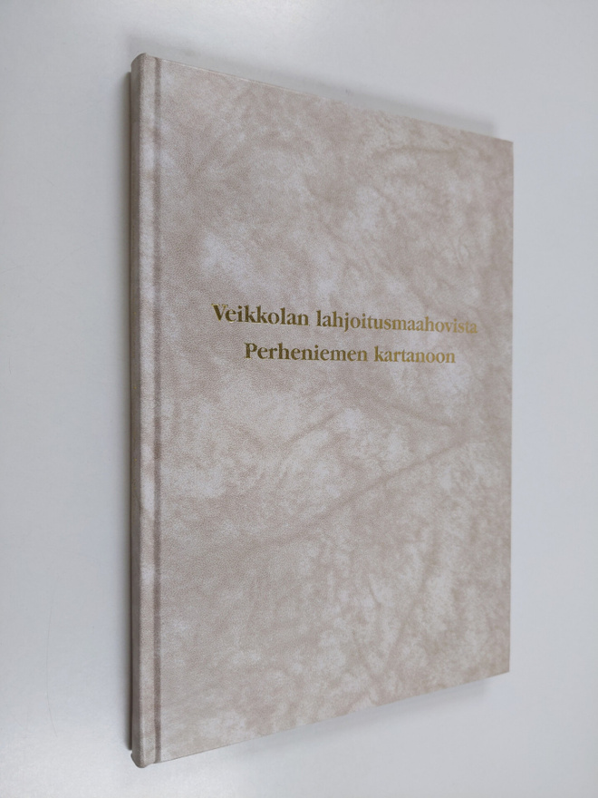 Veikkolan lahjoitusmaahovista Perheniemen kartanoon