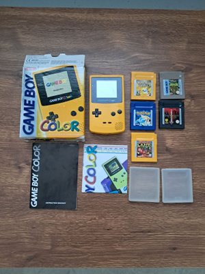 Gameboy color +  pelit