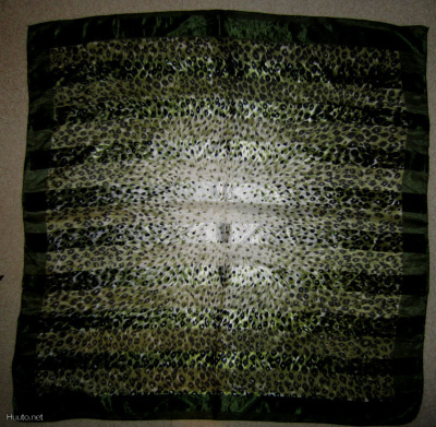 Leopardi / Pantteri kuvio huivi no: 5 - Koko: n. 96 x 96cm