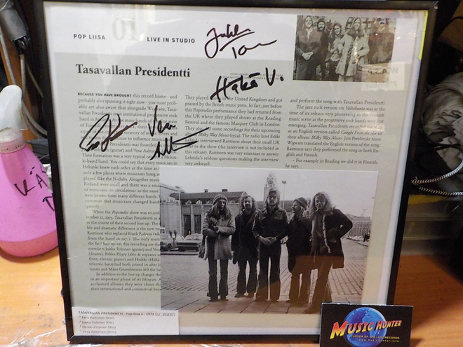 TASAVALLAN PRESIDENTTI 12'' INSERTTI NELJÄLLÄ NIMMARILLA