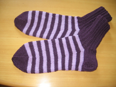 miesten violettiraid. villasukat, kenkä 46