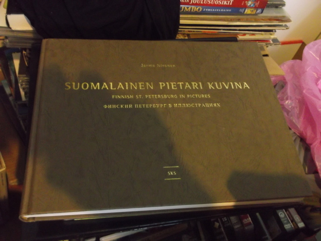 Nironen : Suomalainen Pietari kuvina  ( 1 p. 2003 )