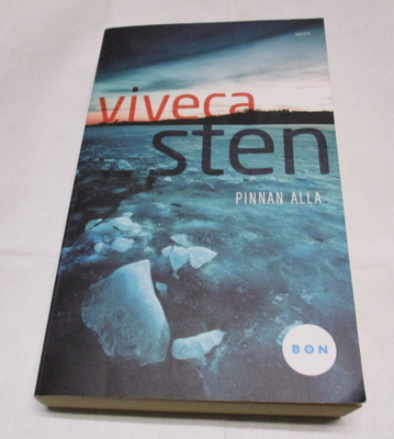 Viveca Sten: Pinnan alla